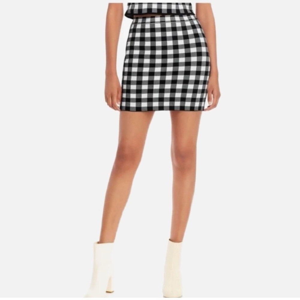 AQUA Aqua//Chck Jacqrd Mni Skrt//Color: Black//Size Small